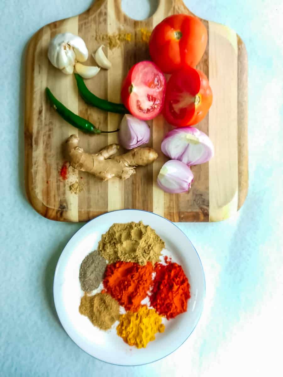 Ingredients for Indian red curry paste recipe.