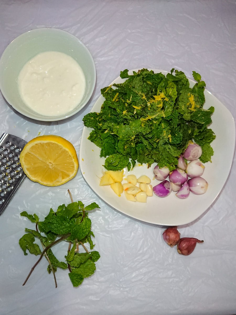 Easy Baked Pudina Chicken (Hariyali Chicken) ingredients for mint-yogurt marinade for chicken legs