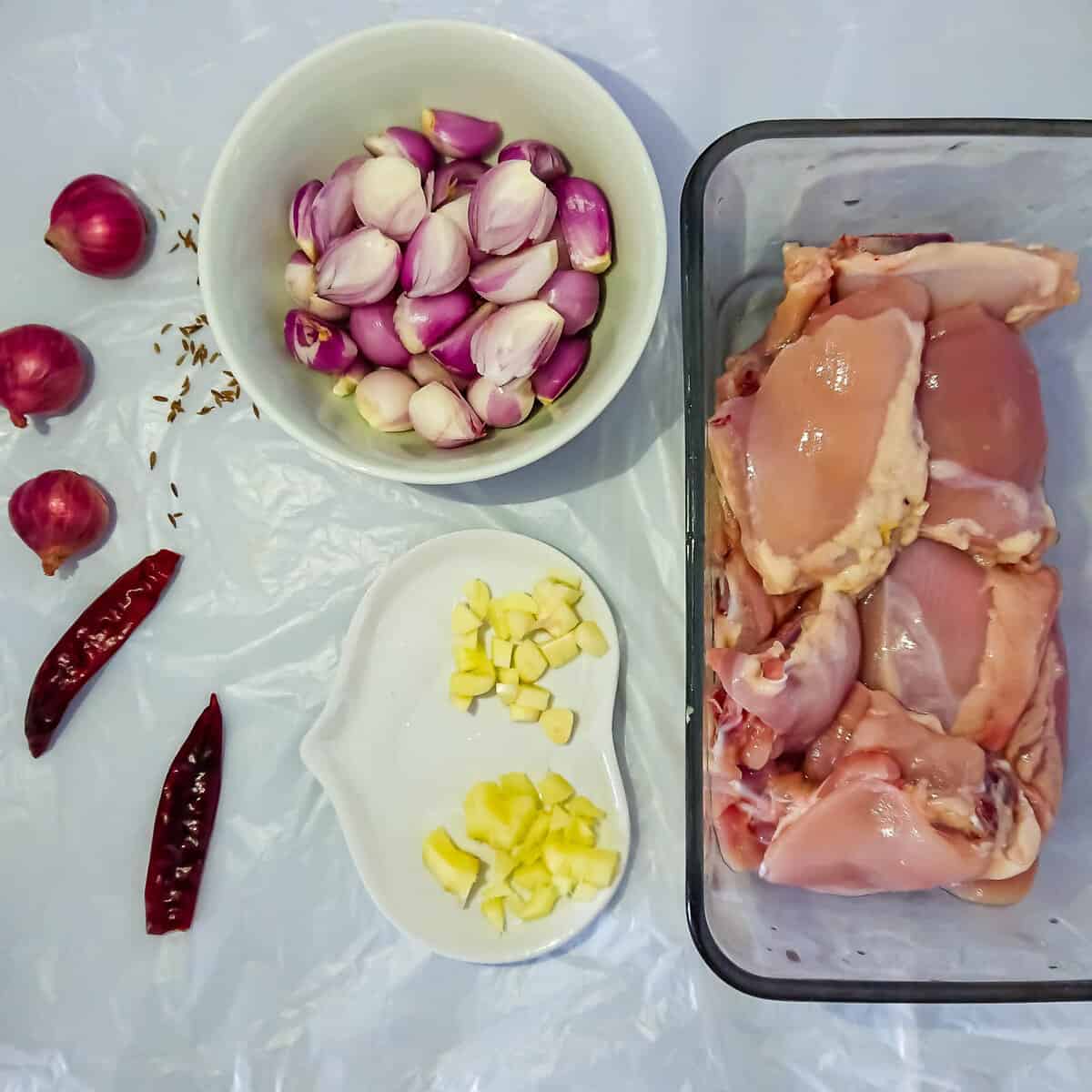 ingredients for easy Indian chicken curry.