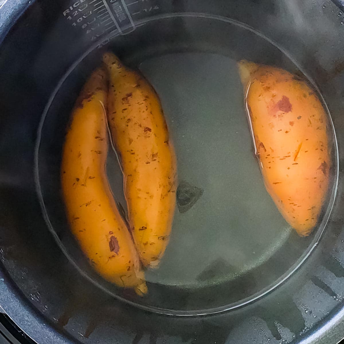 Boiled sweet potatoes in the instant pot.