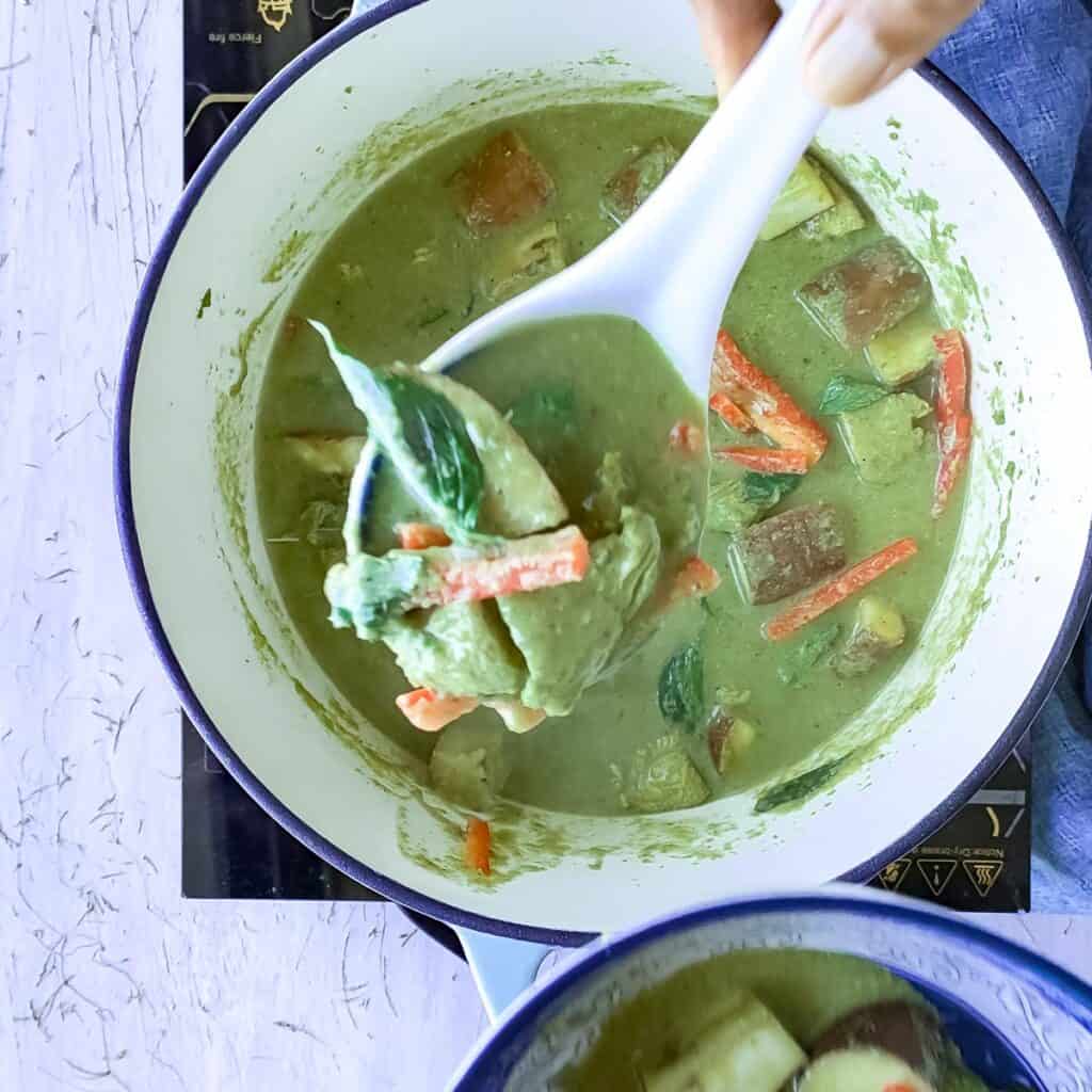 Keto Thai Green Curry With Chicken (Gaeng Keow Wan Gai) - Go Healthy ...
