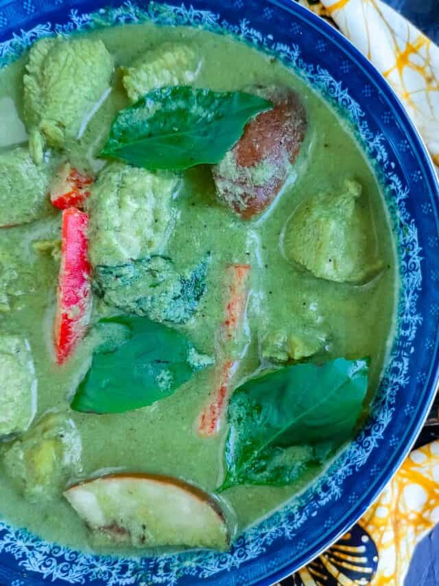 Keto green curry recipe with chicken
