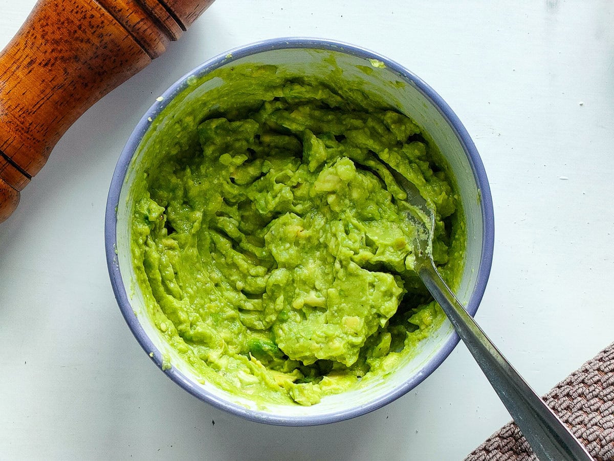 Wholesome Chipotle Chicken Sandwich with Easy Avocado Spread Wholesome Chipotle Chicken Sandwich with Easy Avocado Spread